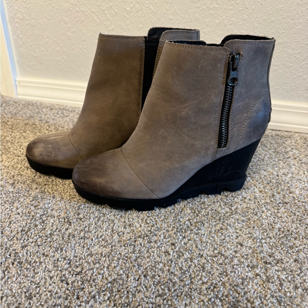 Sorel Women’s Wedge Ankle Boots Leather Taupe Brown Size 9.5